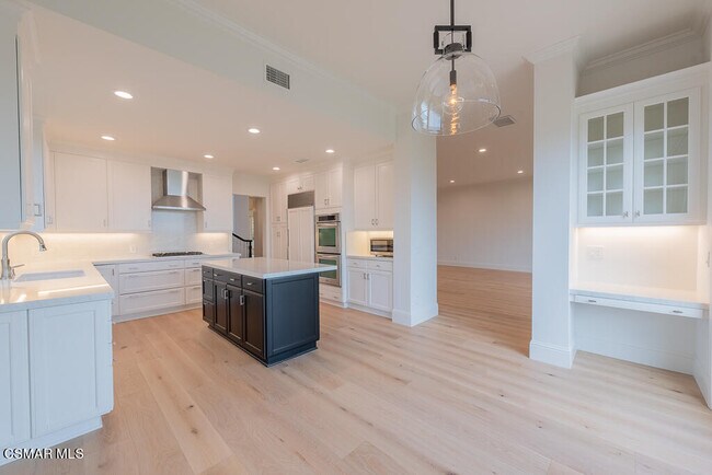 Building Photo - 2390 Crombie Ct