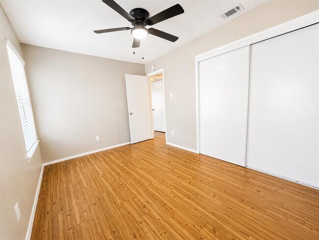Building Photo - 10507 Mellow Ln