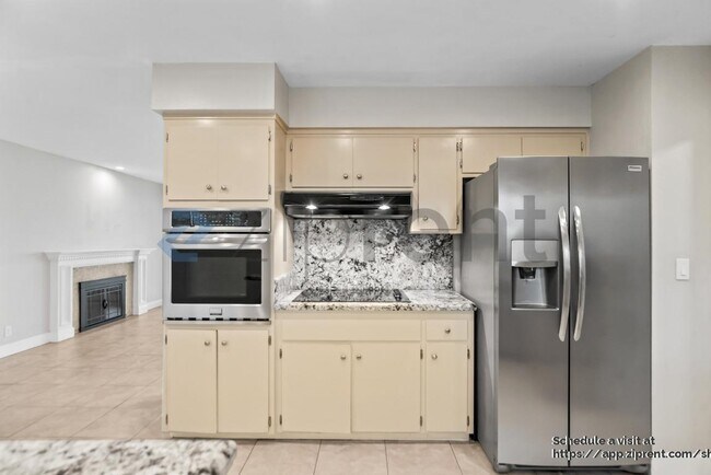 Building Photo - 48 N Lake Dr