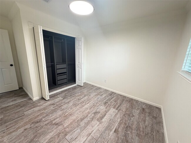 Building Photo - 1427 Kappa St
