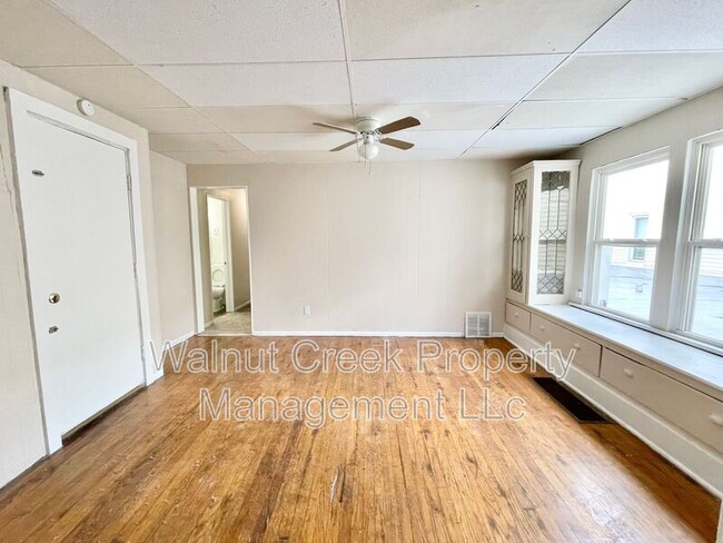 Building Photo - 810 E Erie Ave