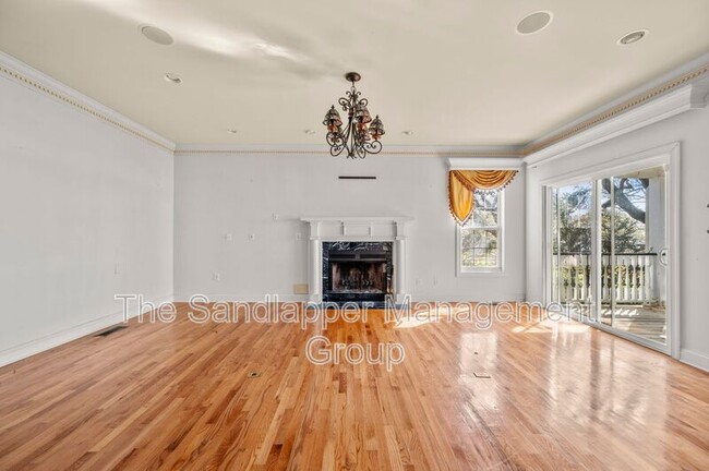 Building Photo - 1019 W Oceanview Rd