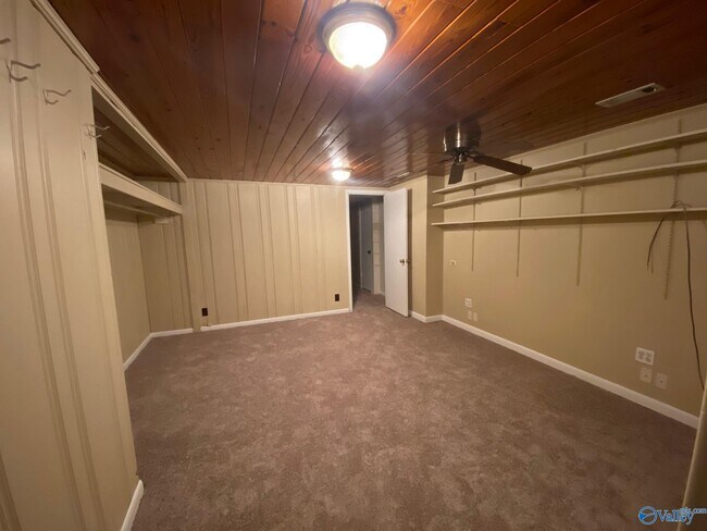 Building Photo - 6504 Whitesburg Dr