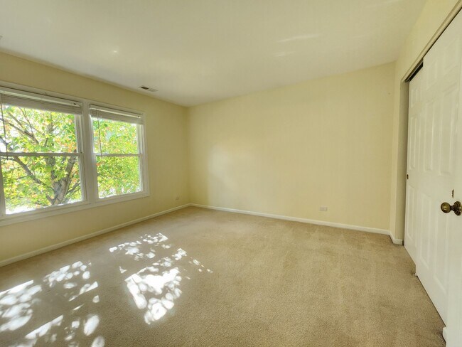 Building Photo - 3220 Indian Creek Dr