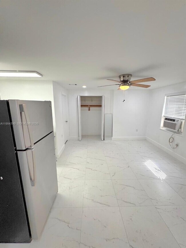 Building Photo - 11517 SW 34th Ln