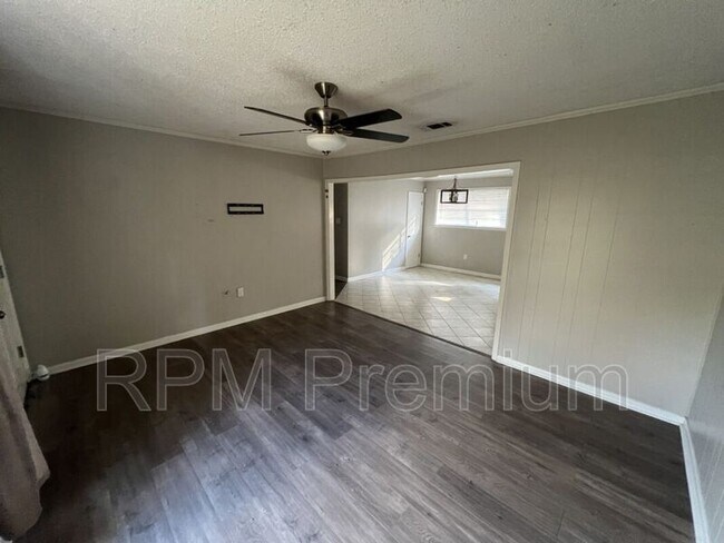 Building Photo - 5106 Tristian Ave