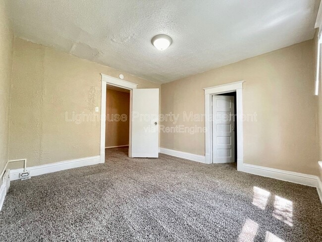 Building Photo - 1657 7th St