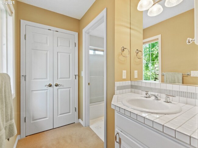 Building Photo - 2080 Wellington Dr