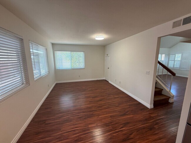 Building Photo - Gorgeous and Upgraded 4 Bed, 2.5 Bath Two-Story in Villa Portofino!