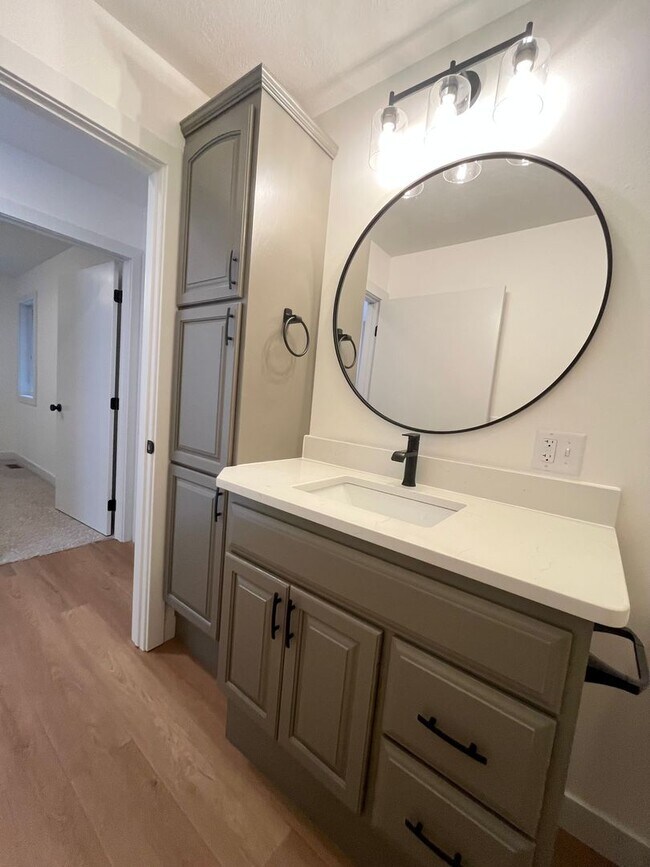 Building Photo - 3 Bed/3 Bath Twinhome in Brandon, SD!