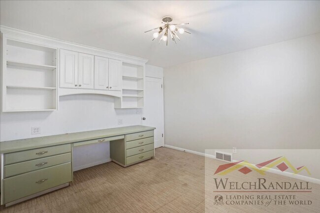 Building Photo - Beautifully Updated Single Family Home in ...