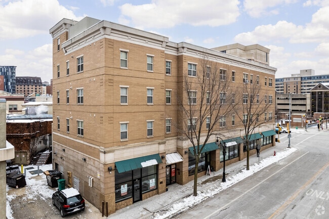 Building Photo - The Varsity