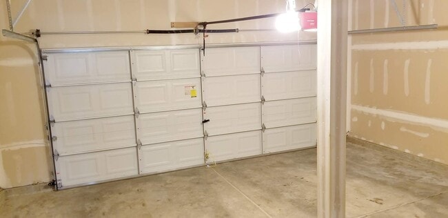 Building Photo - Move in Ready! - Tumwater Hill home with 3...