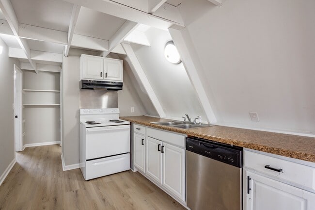 Building Photo - 90 Park St