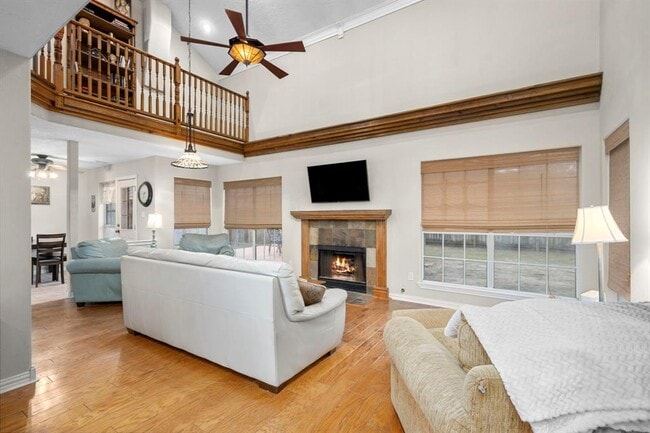 Building Photo - 2 Amber Fire Pl
