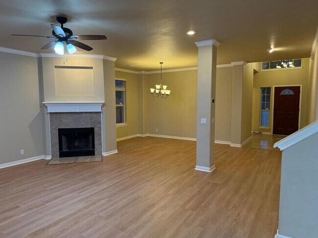 Building Photo - 11505 Emerald Falls Dr