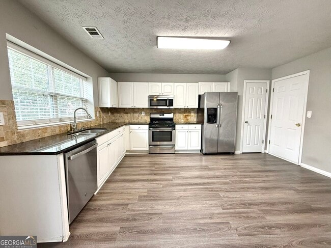 Building Photo - 1563 Oak Park Ct