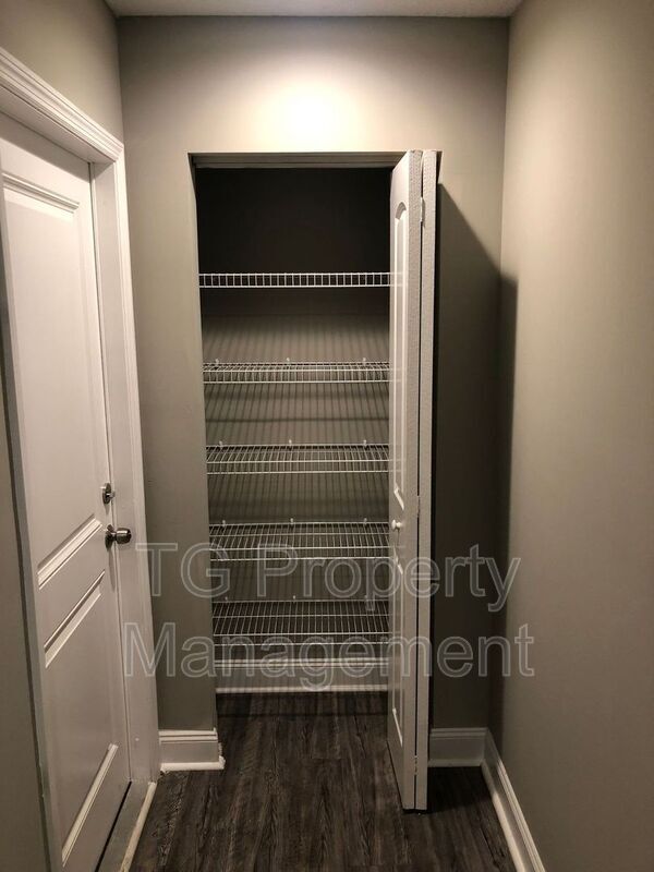 Building Photo - 5309 Oak Trail Lane