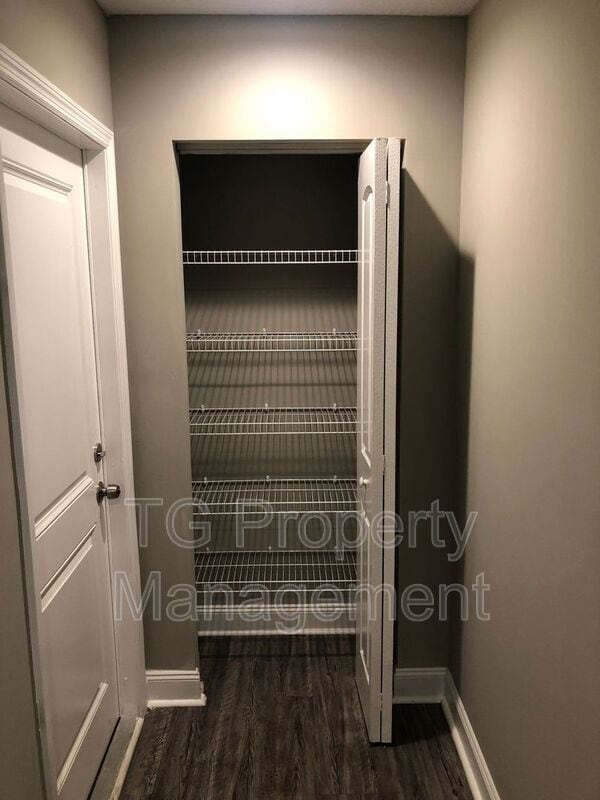 Building Photo - 5309 Oaktrail Ln