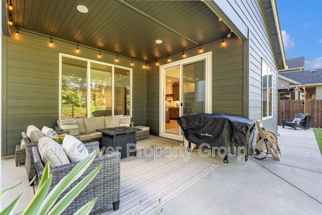 Building Photo - 746 SE 38th St