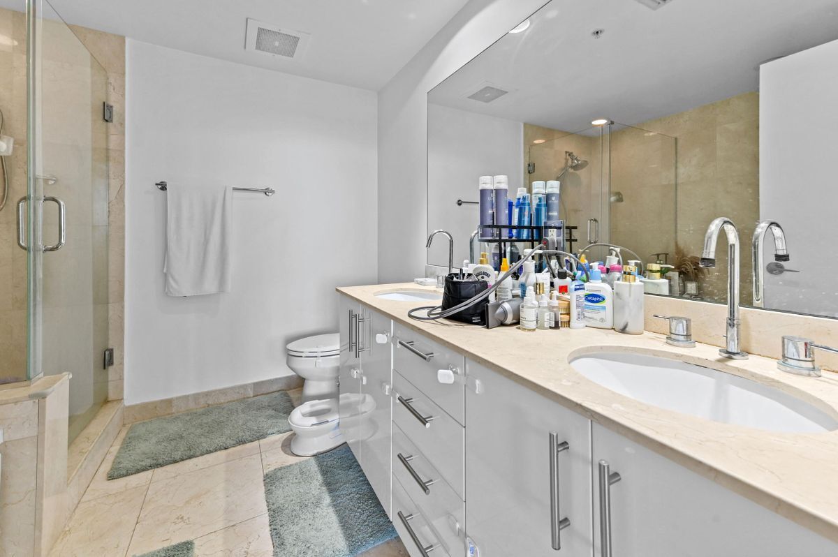 Building Photo - 550 Okeechobee Blvd