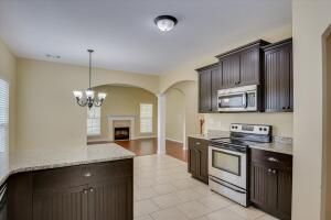 Building Photo - 3631 Mossland Dr