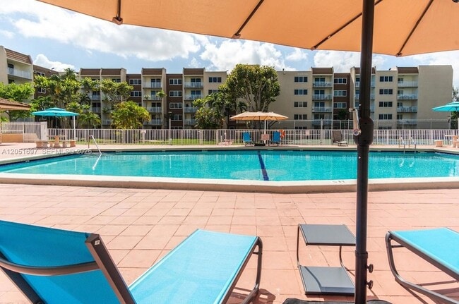 Building Photo - 6950 Miami Gardens Dr