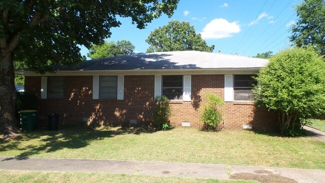 Primary Photo - 104 Valley View Dr