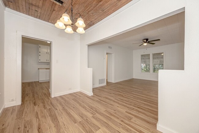 Building Photo - Freshly Renovated Rental Property!