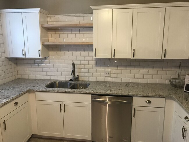 Building Photo - Pre Leasing for fall 2026! 3/2 in Tech Terrace