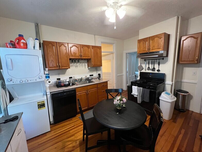 Building Photo - 507 Green St