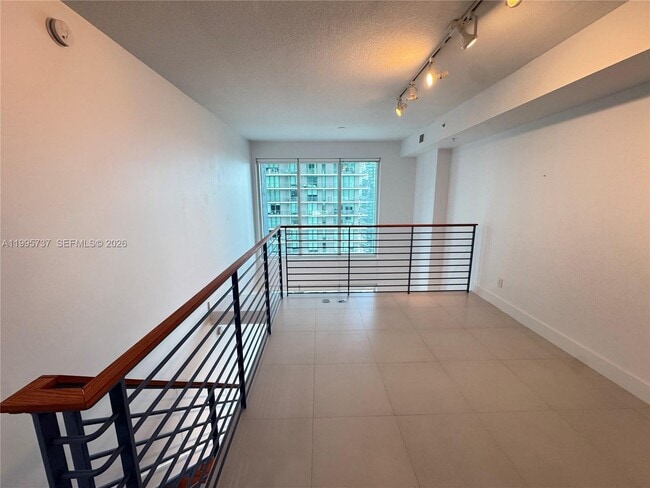 Building Photo - 60 SW 13th St