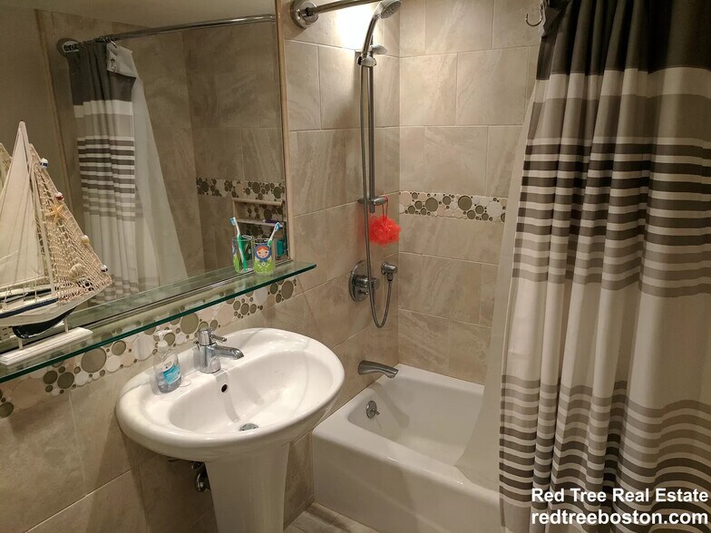 Building Photo - 53 Angleside Rd