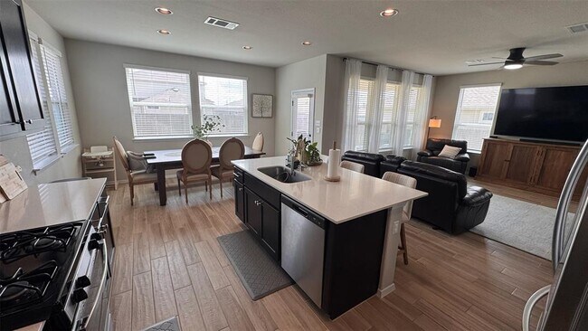 Building Photo - 112 Tranchet Dr