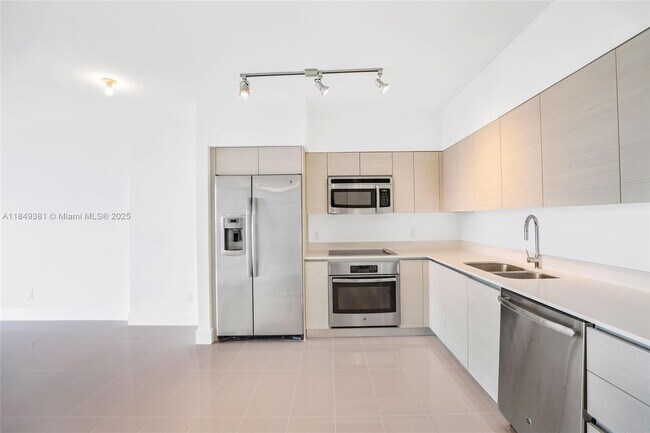 Building Photo - 4250 Biscayne Blvd