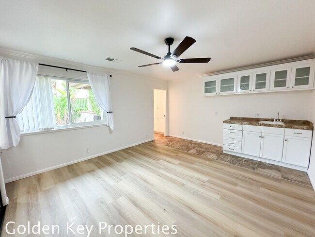 Building Photo - Beautiful home on a private, quiet street in Vista!