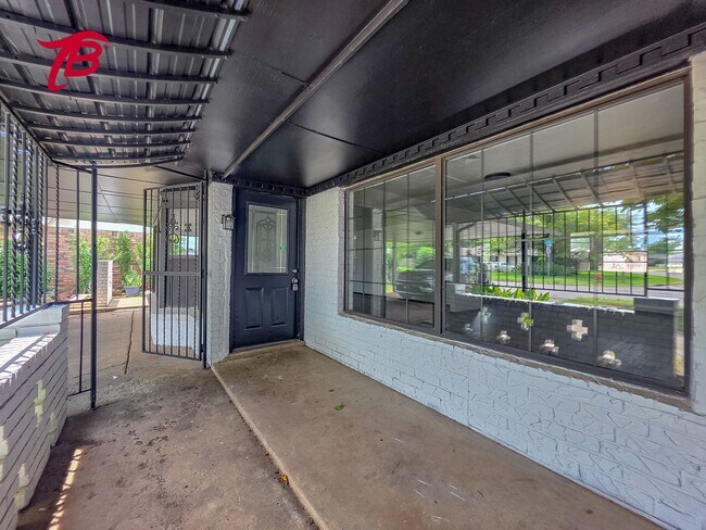 Building Photo - Charming 4-Bedroom Home with Spacious Yard