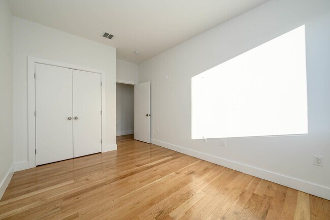 Building Photo - 1707 Palisade Ave