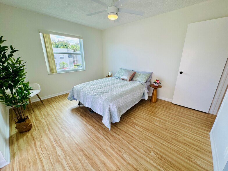 Second Bedroom - 230 Normandy E