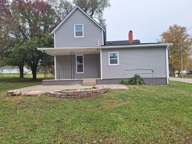 Building Photo - 202 W Chestnut St