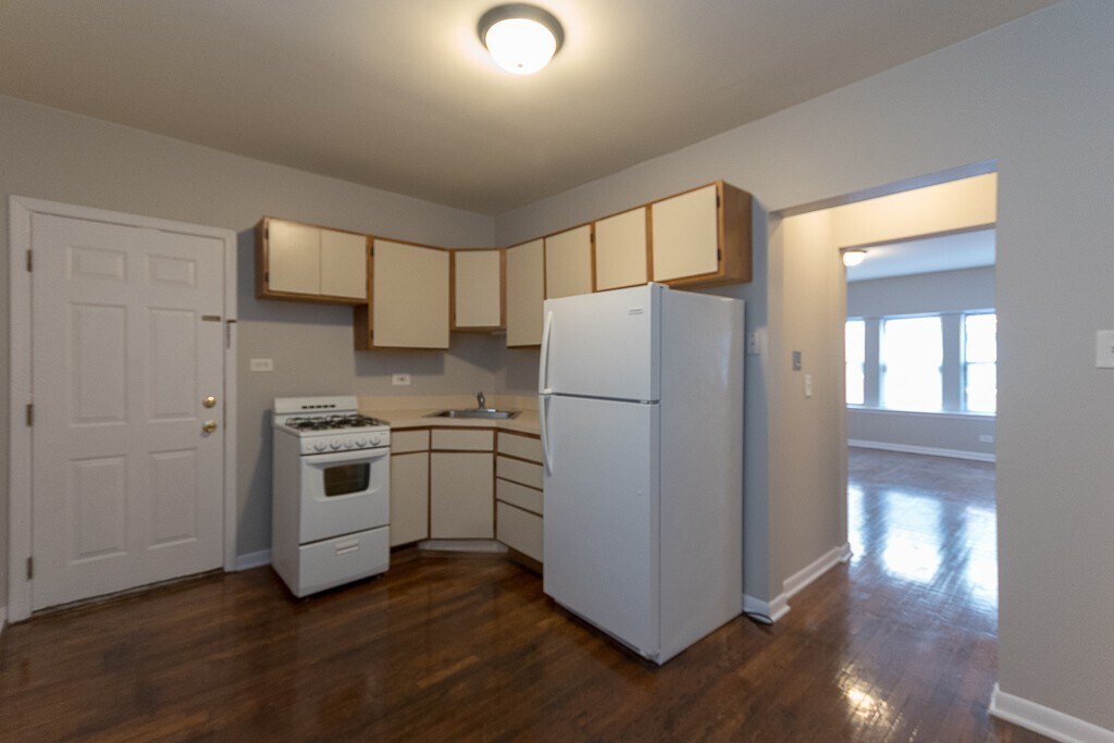 Building Photo - 5748 N Winthrop Ave