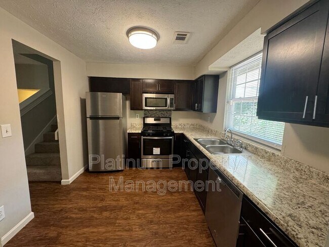 Building Photo - 270 Splitwood Ln
