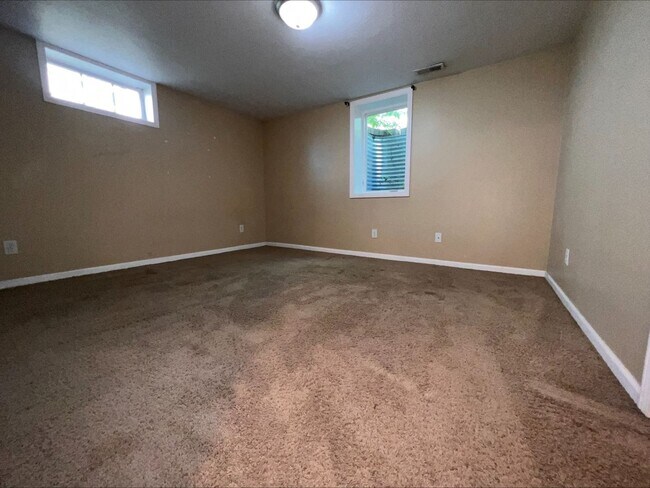 Building Photo - Coming Soon!!! Spacious 5 bedroom House Wi...