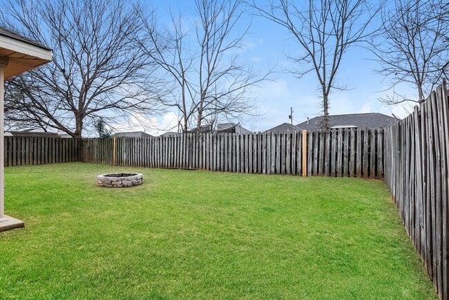 Building Photo - Charming 3 Bedroom Tuscaloosa Home