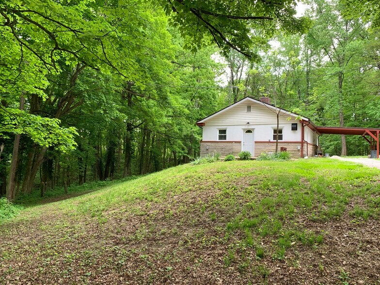 Building Photo - 7828 E State Rd 45