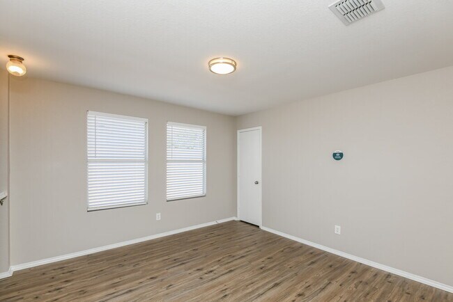 Building Photo - 6937 Brookglen Ln