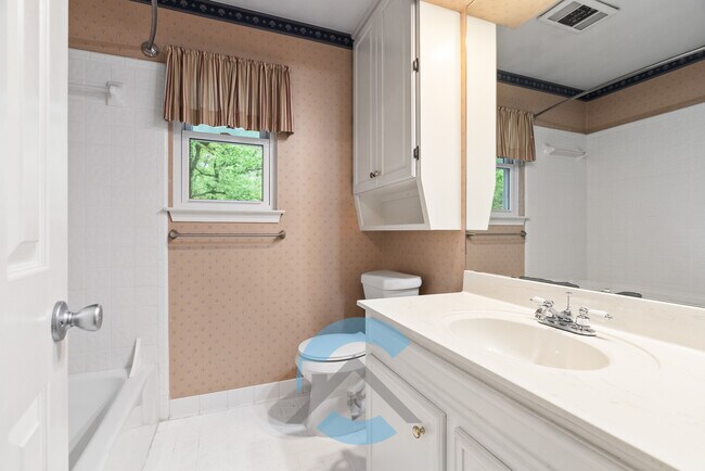 Building Photo - 3 Summerland Ct