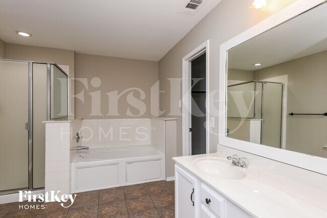 Building Photo - 8825 Quarry Ridge Trail