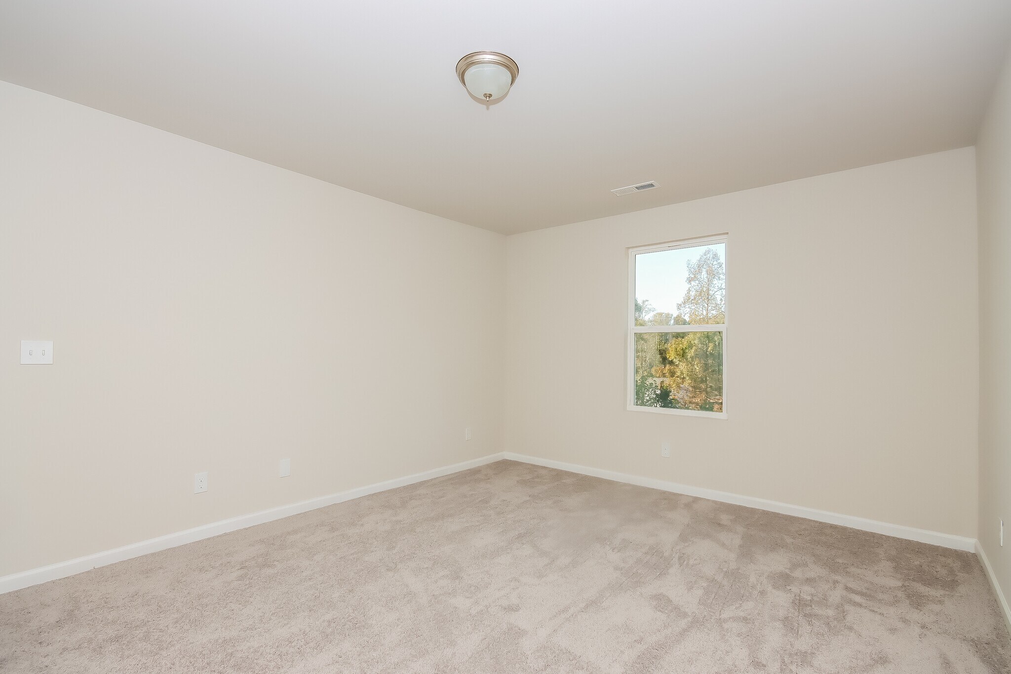 Building Photo - 125 Zach Dr
