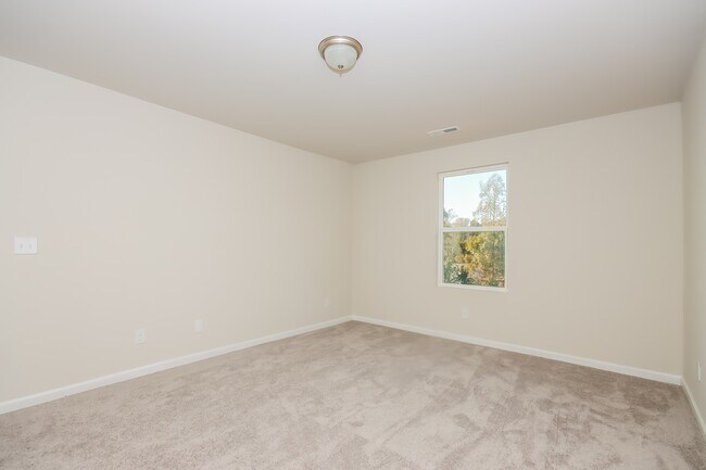 Building Photo - 151 Jo Creek Ln